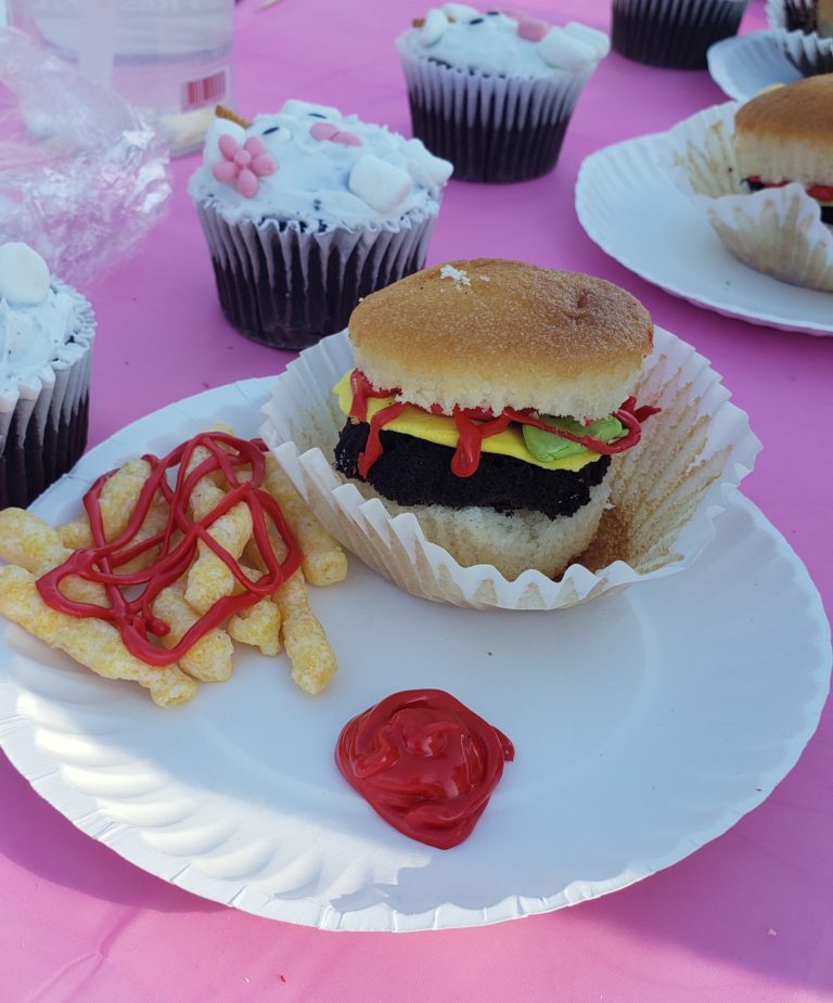 cupcake decorating parties in Los Angeles