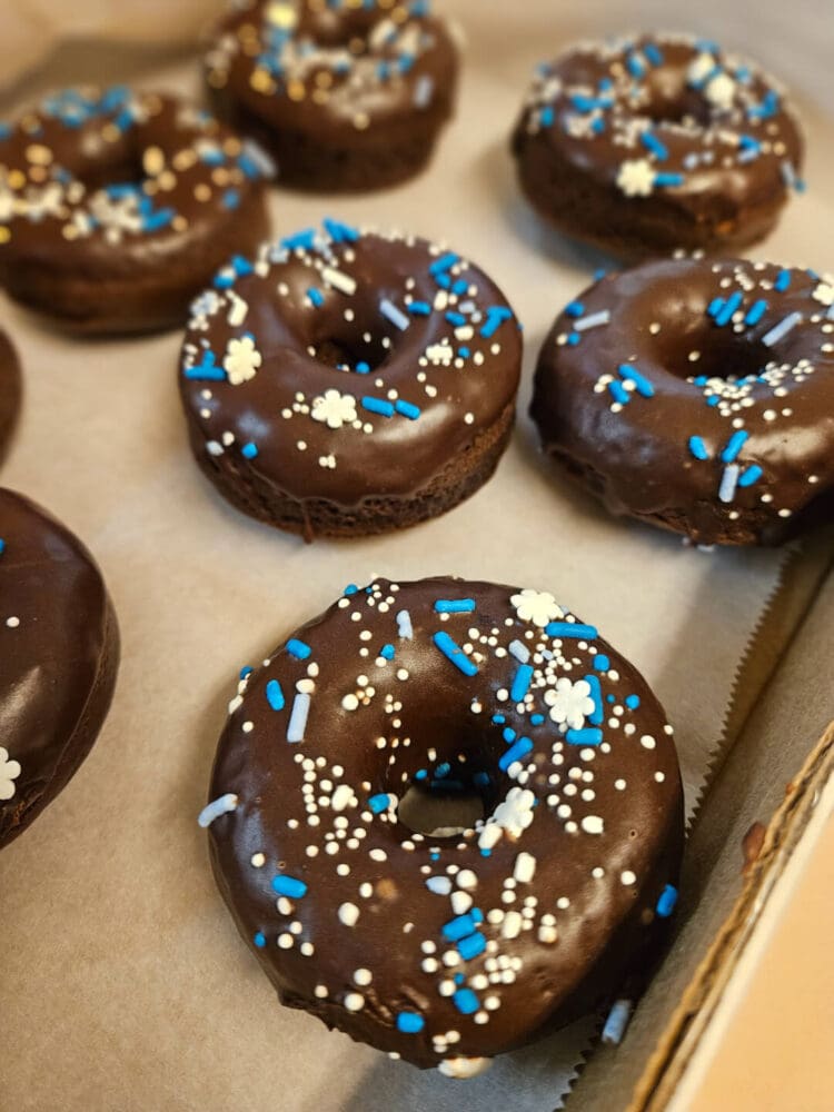 Chocolate or vanilla glazed Donuts