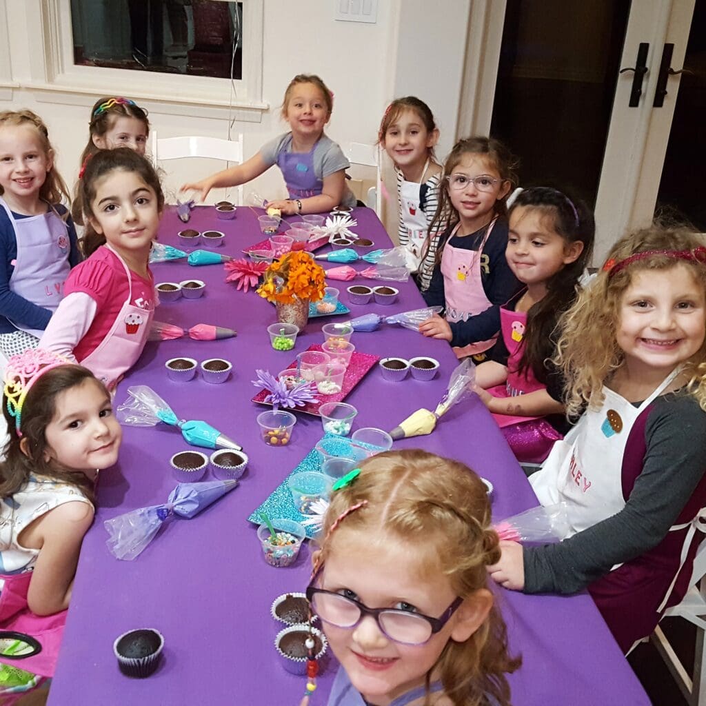 Cupcake Decorating Birthday Party in Los Angeles (A FUN and Creative Party Idea Kids LOVE)