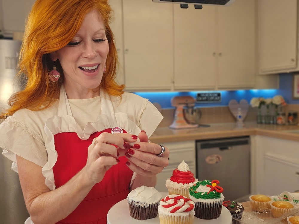 Holiday cupcake decorating
